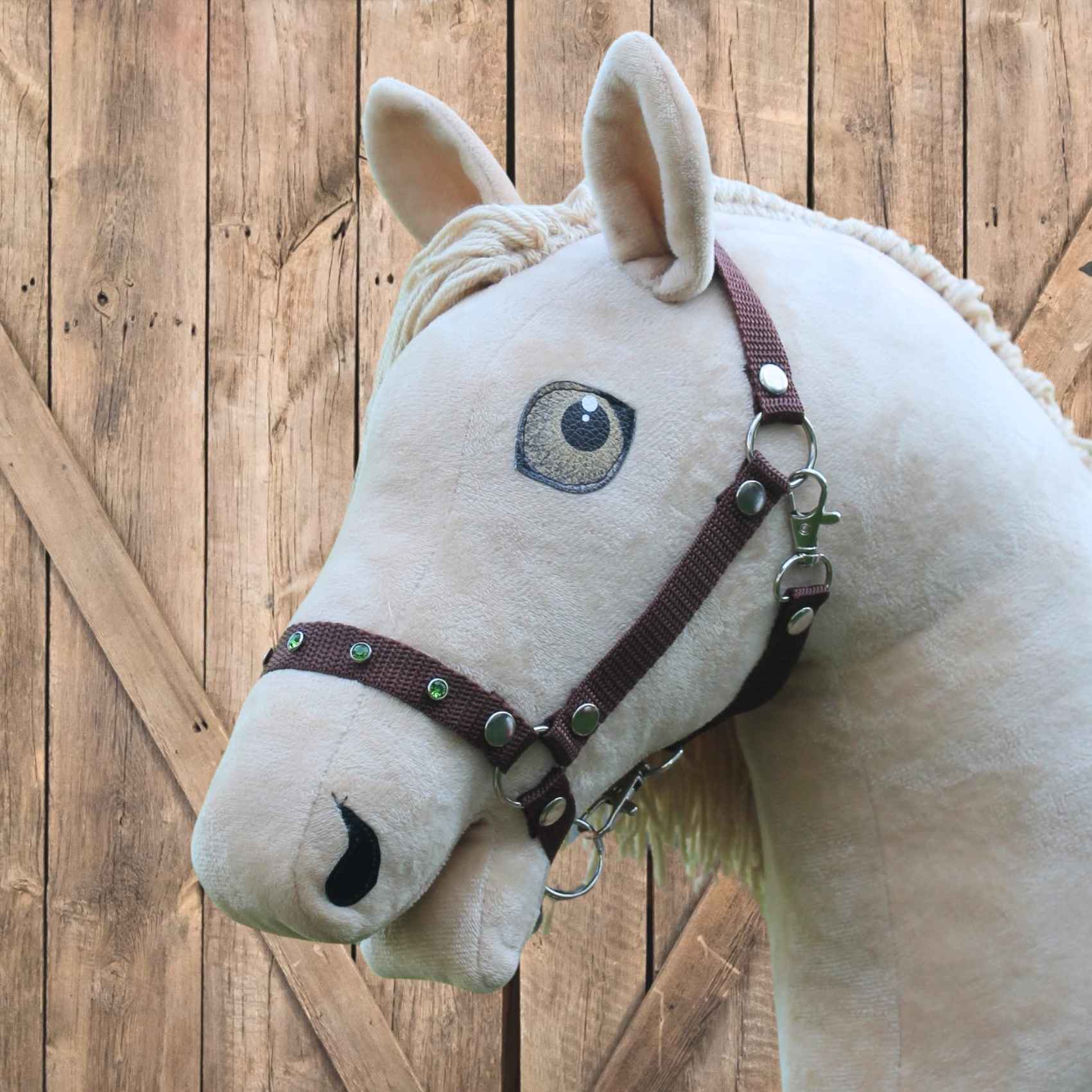 ohlávka pro hobby horse hnědá se zdobením