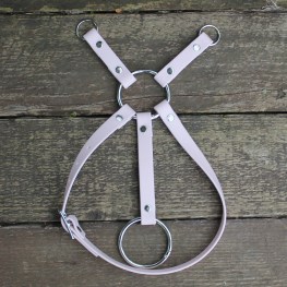 ruzovy_martingal_na_hobby_horse.jpg